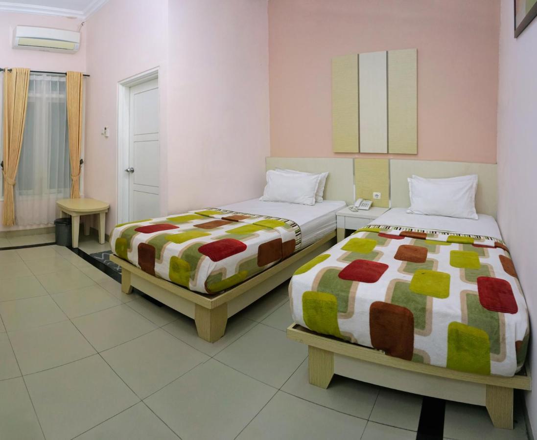 Musdalifah Hotel Sumenep Bagian luar foto