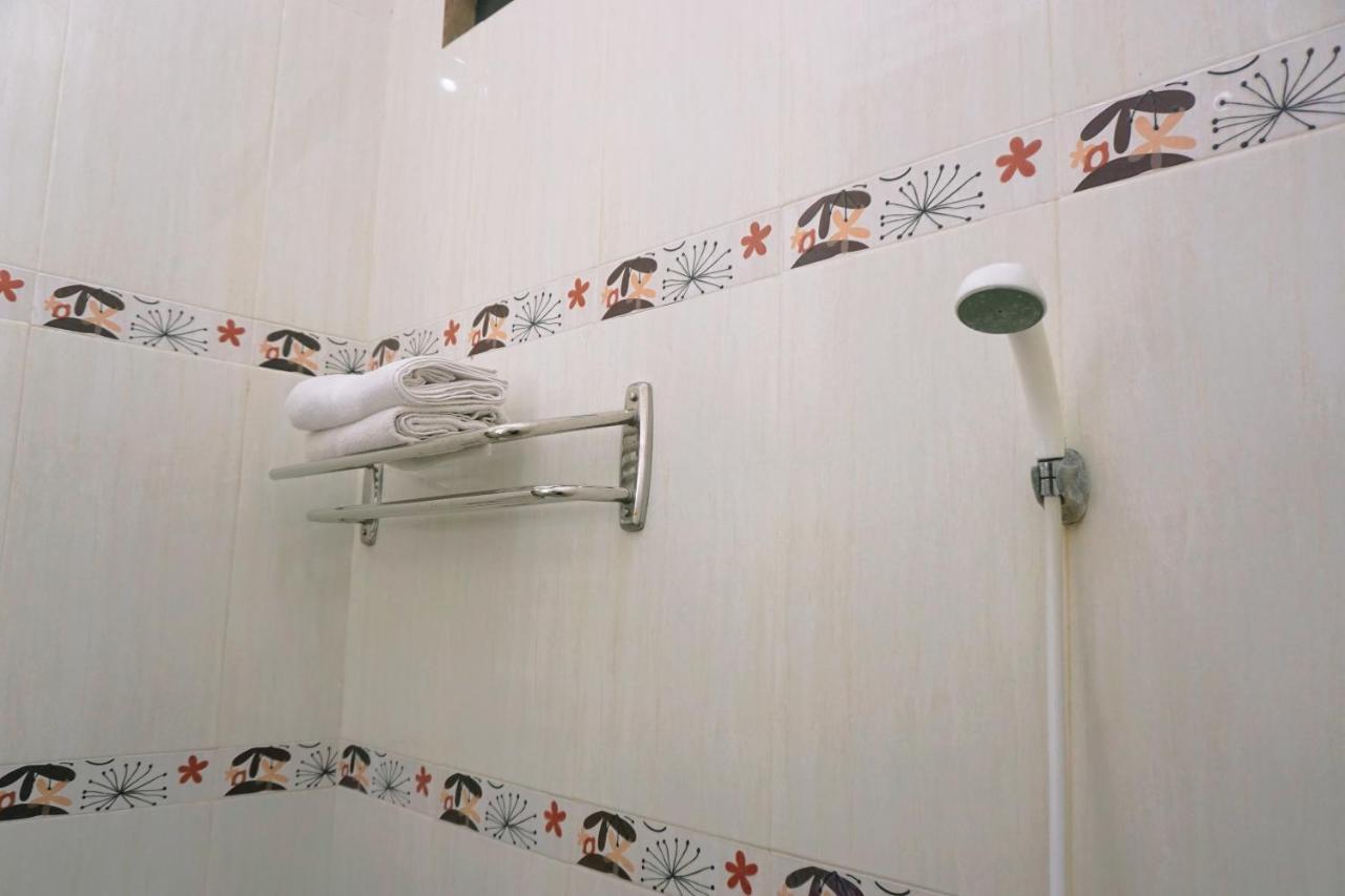 Musdalifah Hotel Sumenep Bagian luar foto