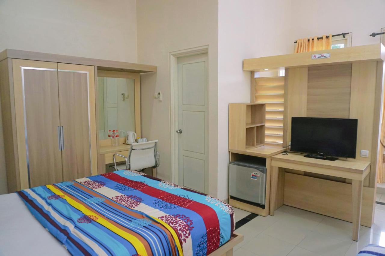 Musdalifah Hotel Sumenep Bagian luar foto