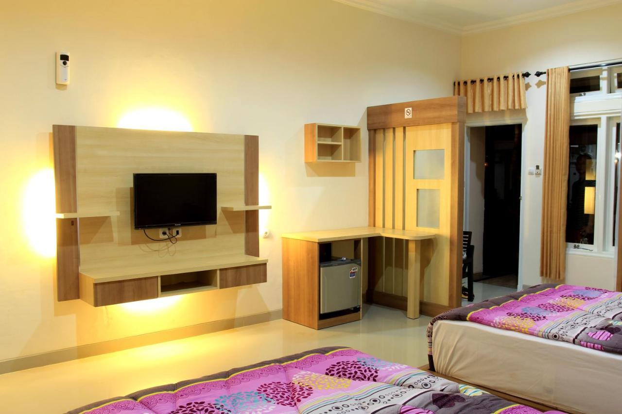 Musdalifah Hotel Sumenep Bagian luar foto