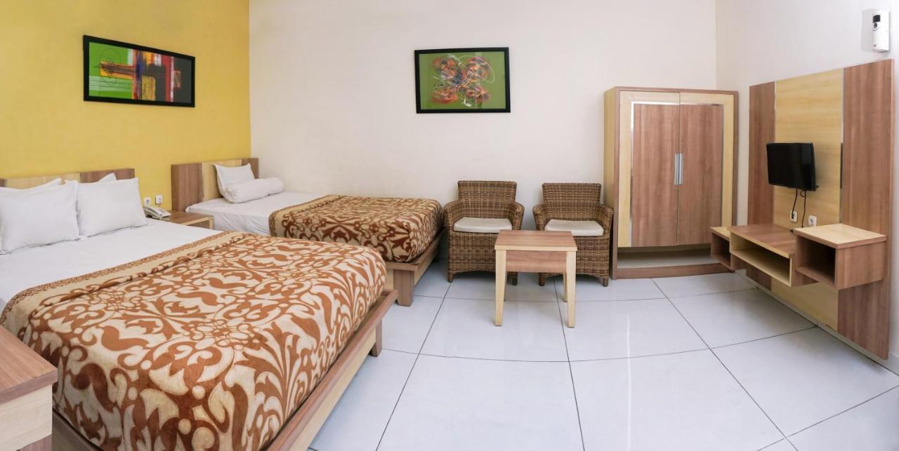 Musdalifah Hotel Sumenep Bagian luar foto