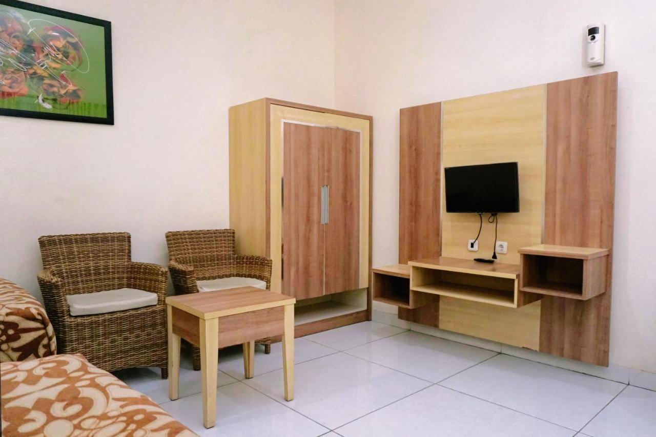 Musdalifah Hotel Sumenep Bagian luar foto