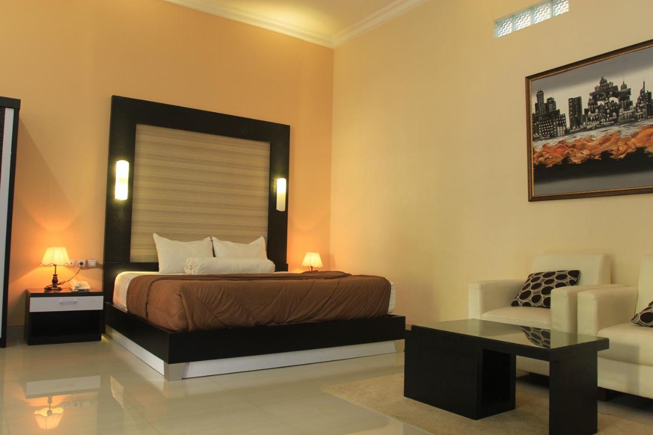 Musdalifah Hotel Sumenep Bagian luar foto