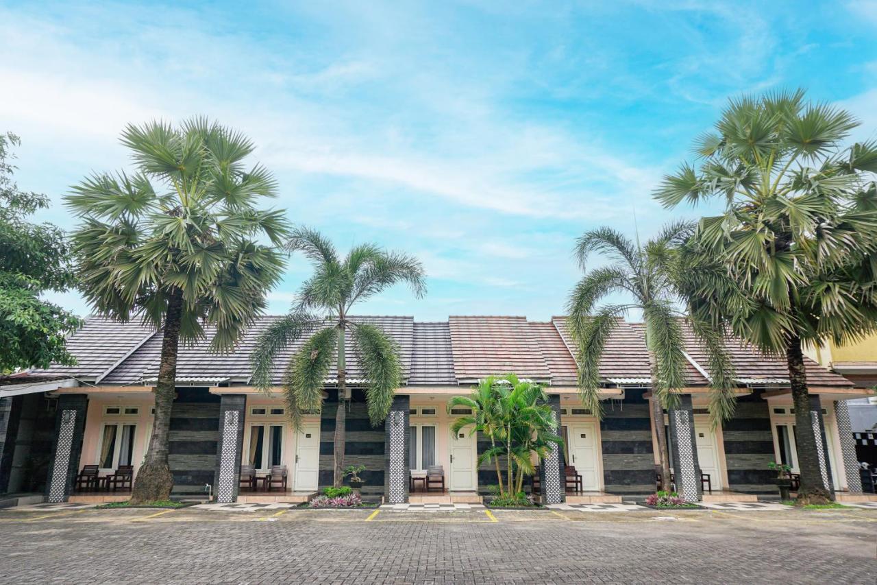 Musdalifah Hotel Sumenep Bagian luar foto