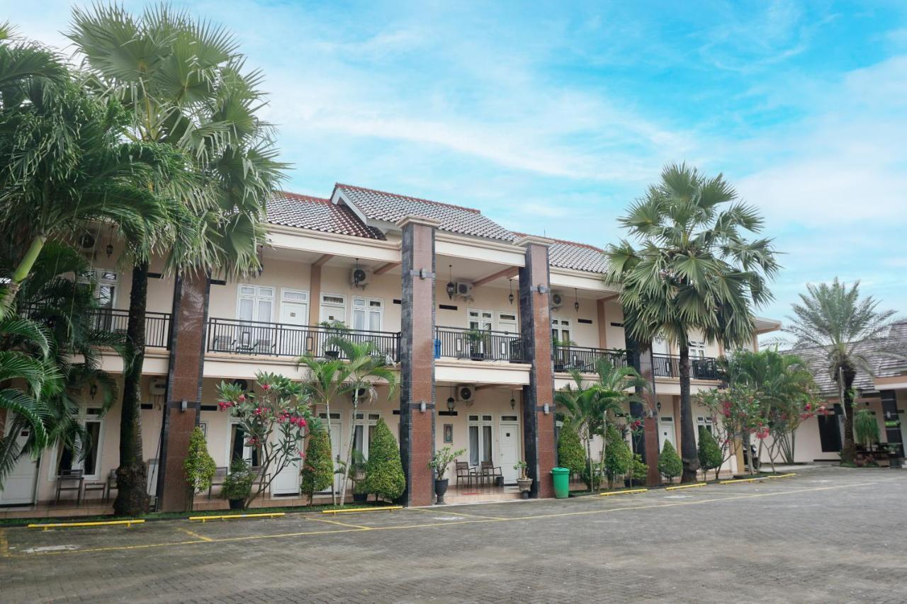 Musdalifah Hotel Sumenep Bagian luar foto