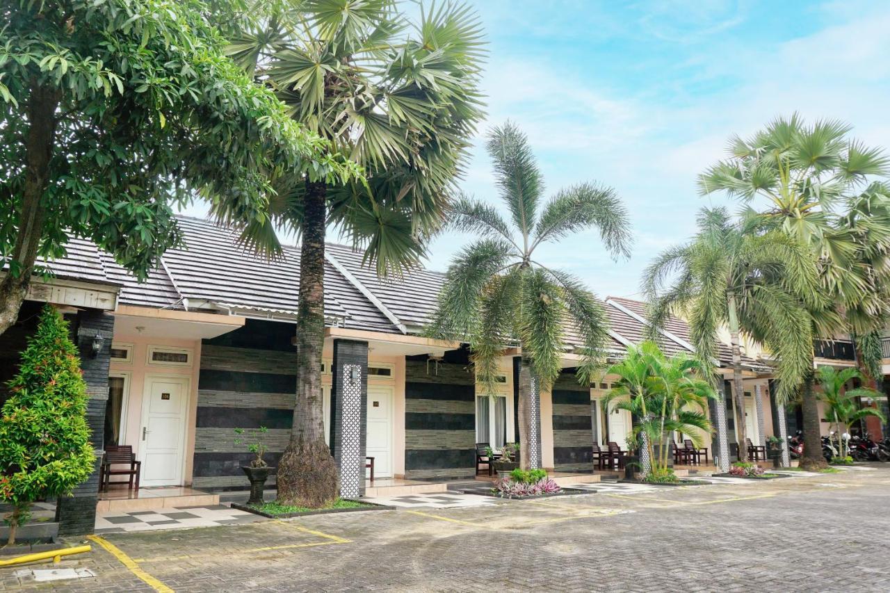 Musdalifah Hotel Sumenep Bagian luar foto