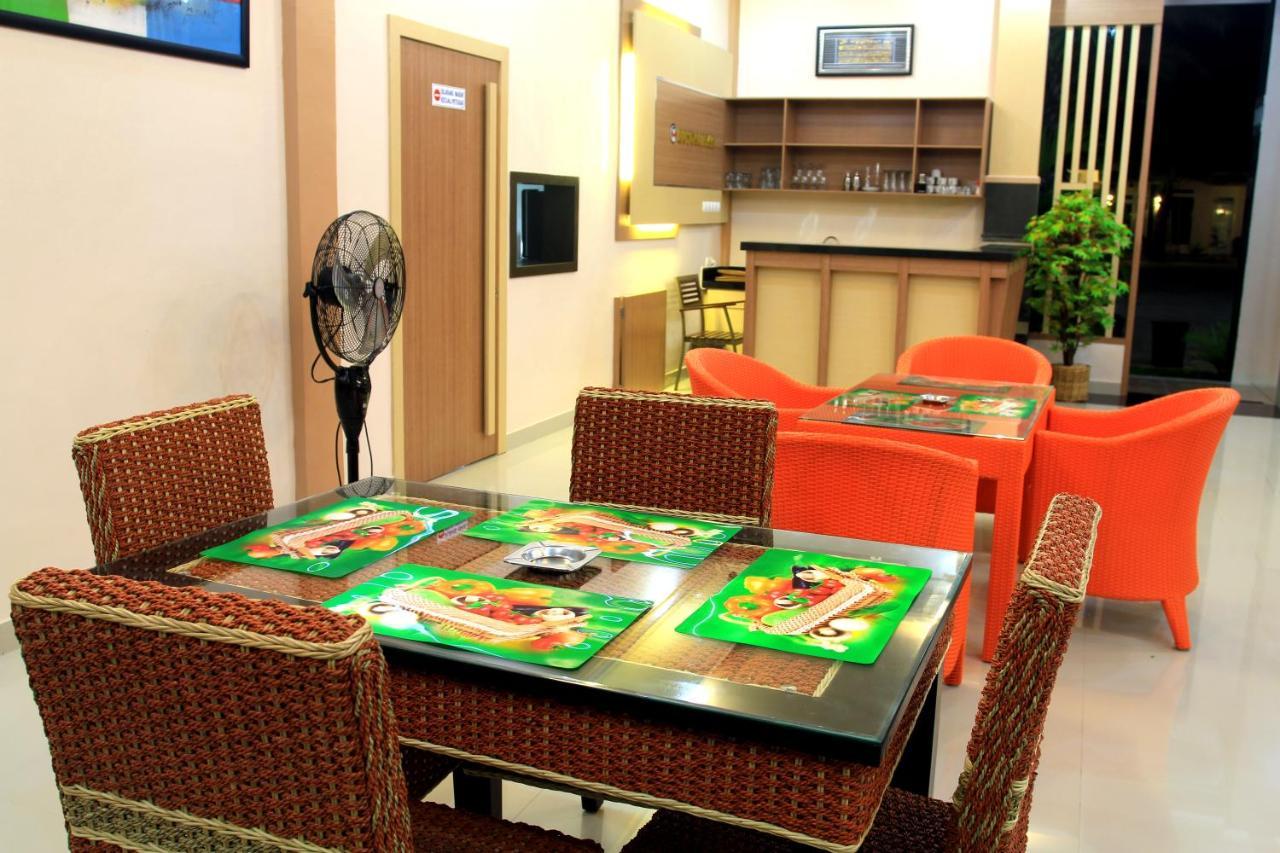 Musdalifah Hotel Sumenep Bagian luar foto
